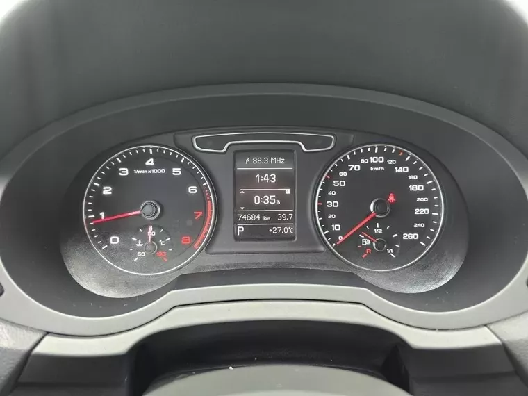Audi Q3 Prata 5