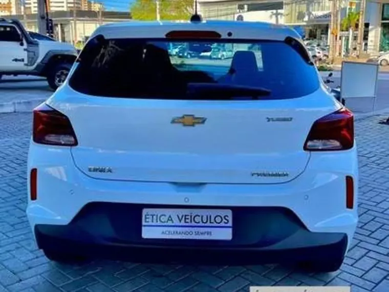 Chevrolet Onix Branco 4