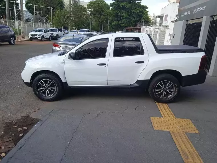 Renault Duster Oroch Branco 6