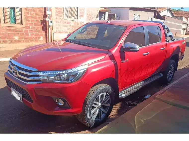 Toyota Hilux Vermelho 9