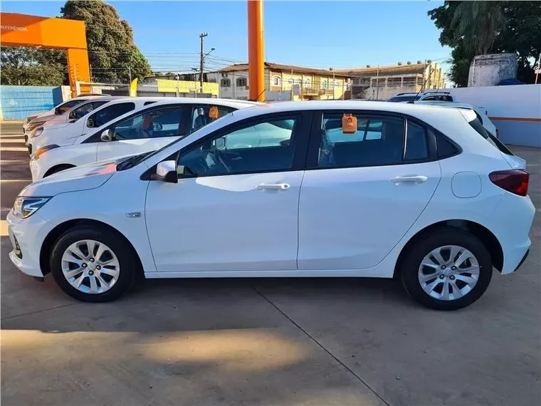 Chevrolet Onix Branco 6