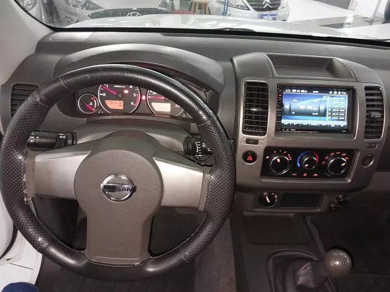 Nissan Frontier Branco 8