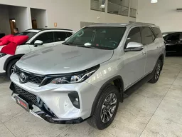 Toyota Hilux SW4