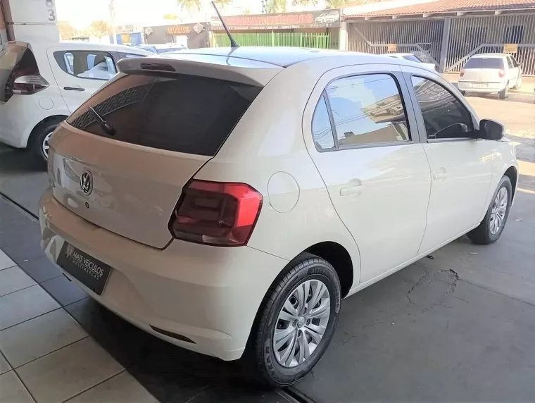 Volkswagen Gol Branco 11