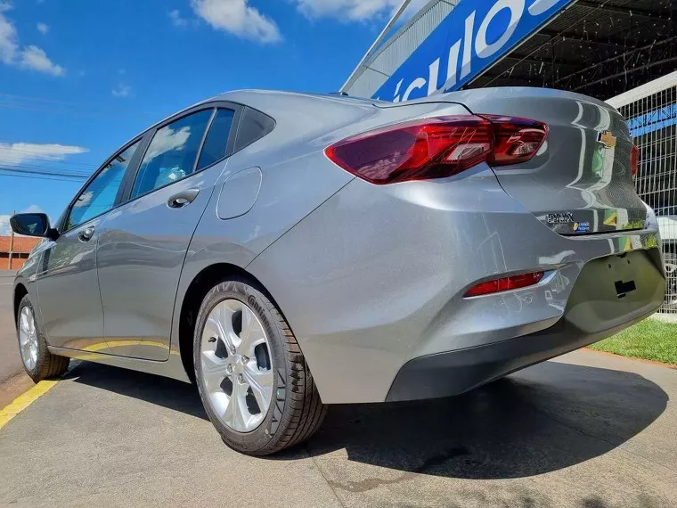 Chevrolet Onix Cinza 7