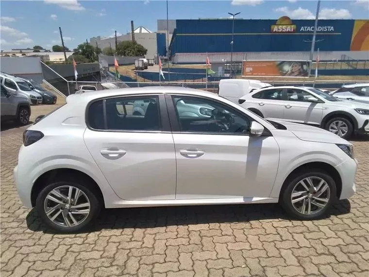 Peugeot 208 Branco 5