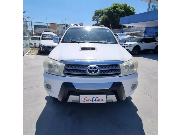 Toyota Hilux SW4 Branco 9