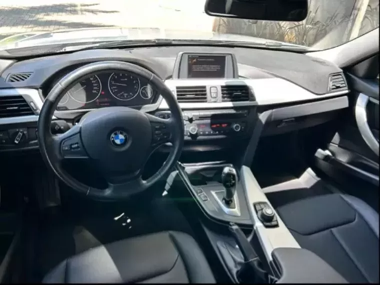 BMW 320i Prata 15