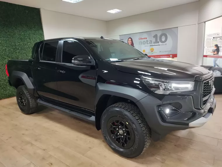 Toyota Hilux Preto 1