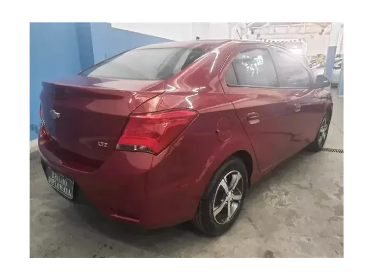 Chevrolet Prisma Vermelho 1