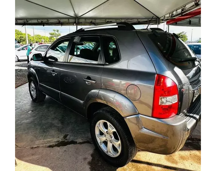 Hyundai Tucson Cinza 11