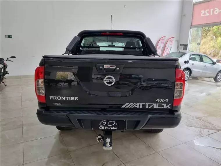 Nissan Frontier Preto 2