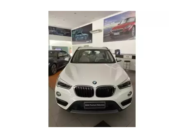 BMW X1 Branco 6