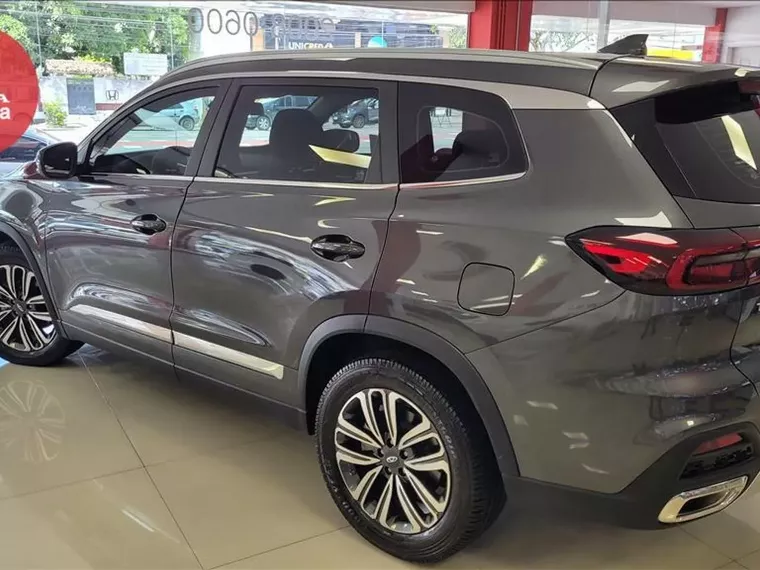 Chery Tiggo 8 Cinza 10