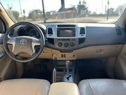 Toyota Hilux SW4