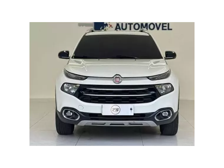 Fiat Toro Branco 10