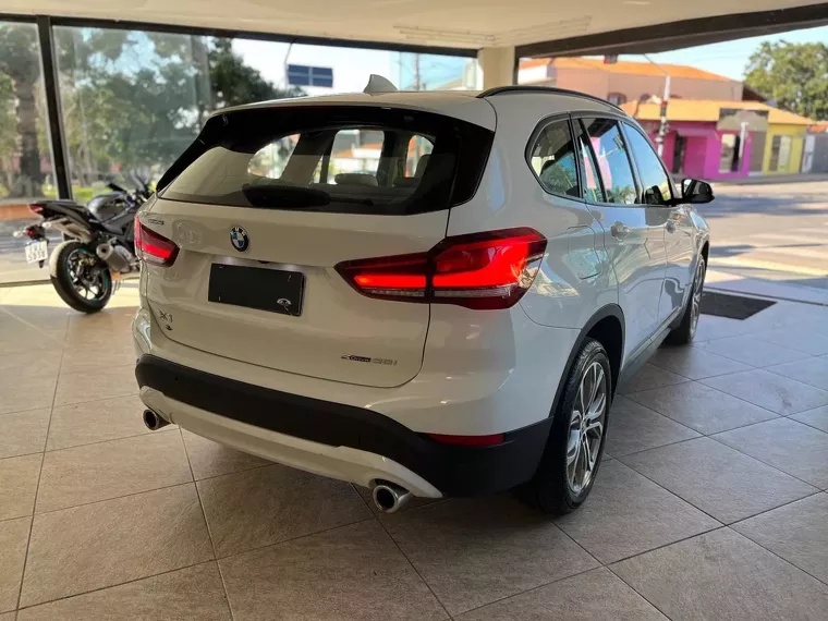 BMW X1 Branco 5