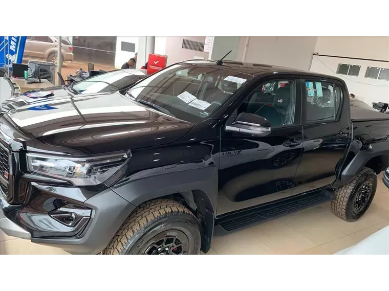 Toyota Hilux Preto 2