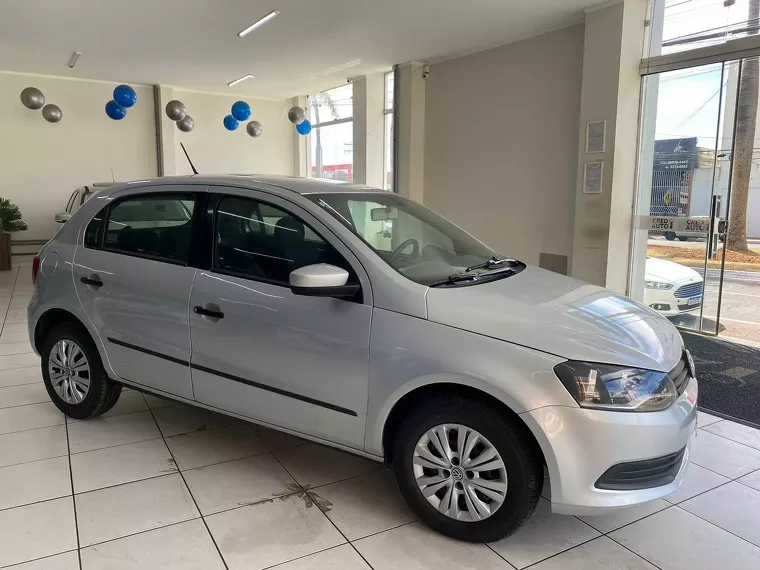 Volkswagen Gol Prata 11