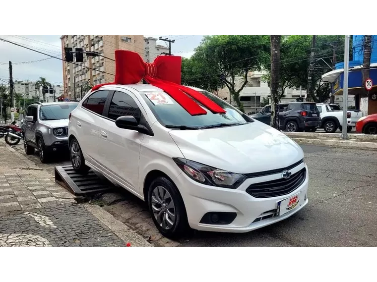 Chevrolet Onix Branco 8