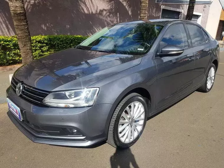 Volkswagen Jetta Cinza 10