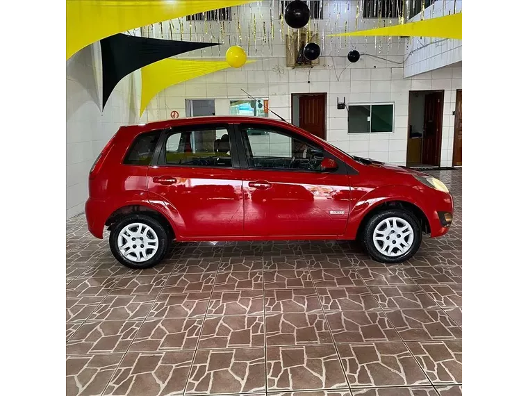 Ford Fiesta Vermelho 16