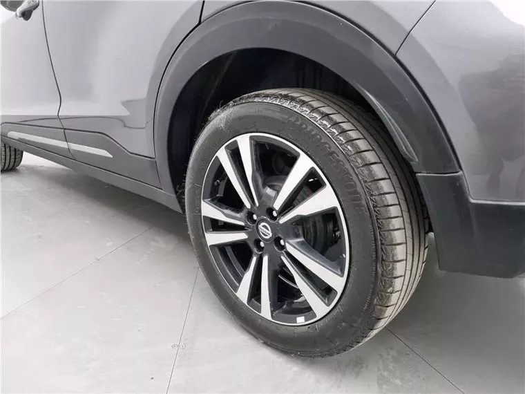 Nissan Kicks Cinza 5