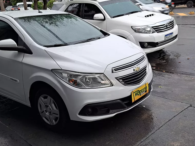 Chevrolet Prisma Branco 7