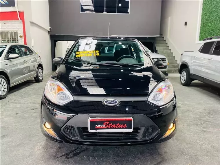 Ford Fiesta Preto 10