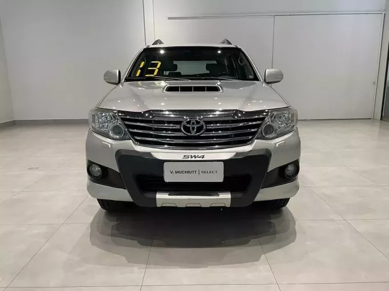 Toyota Hilux SW4 Prata 16