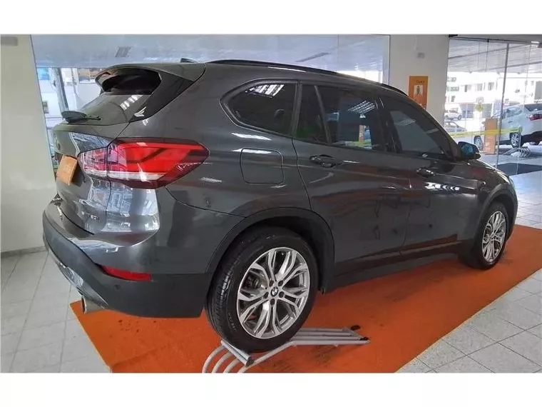 BMW X1 Cinza 19