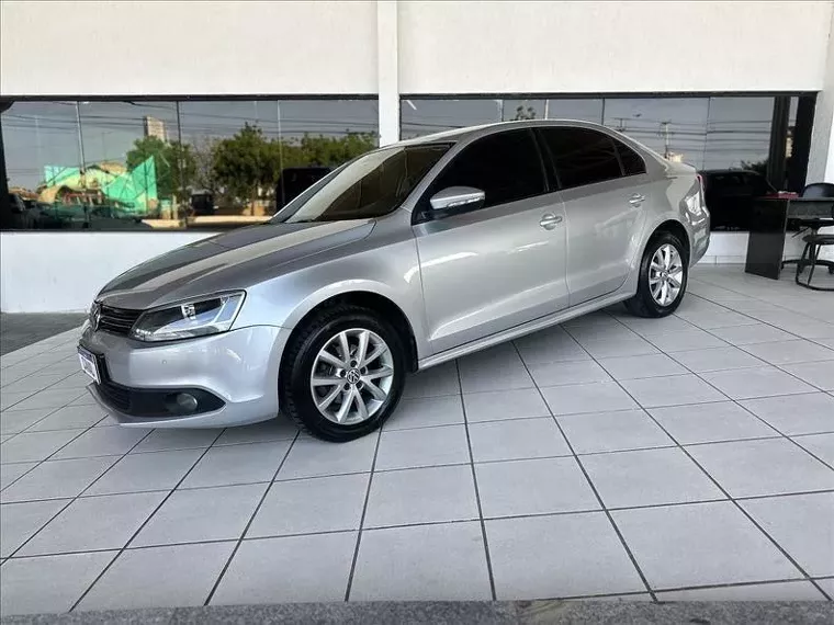 Volkswagen Jetta Prata 1