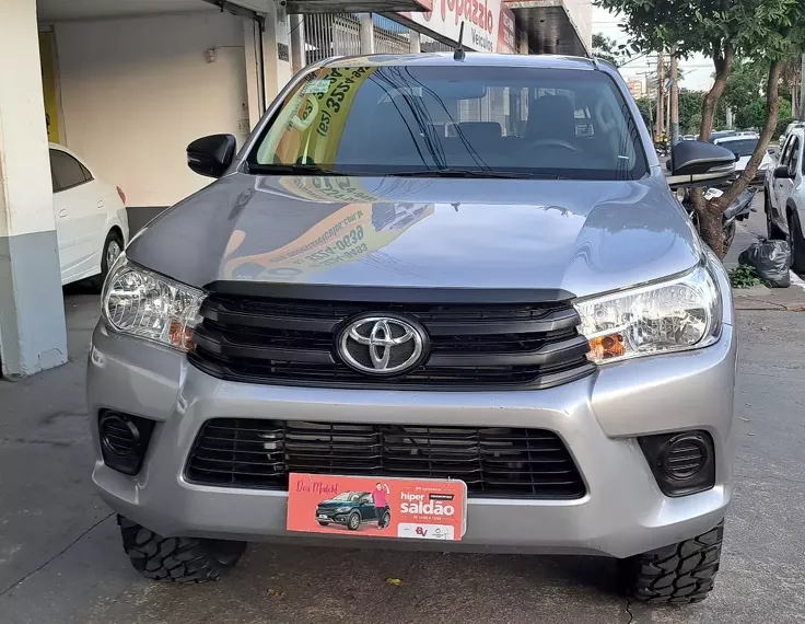 Toyota Hilux Prata 17