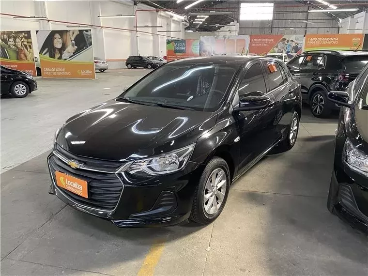 Chevrolet Onix Preto 6