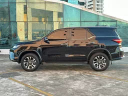 Toyota Hilux SW4