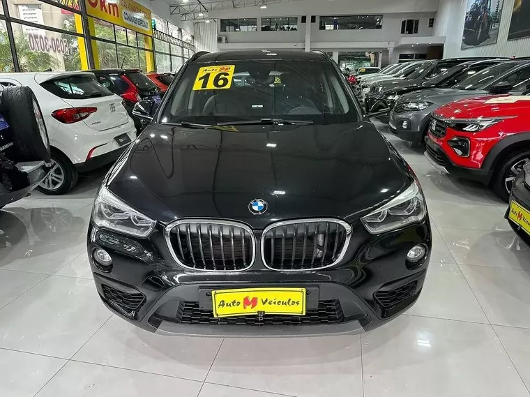 BMW X1 Preto 11