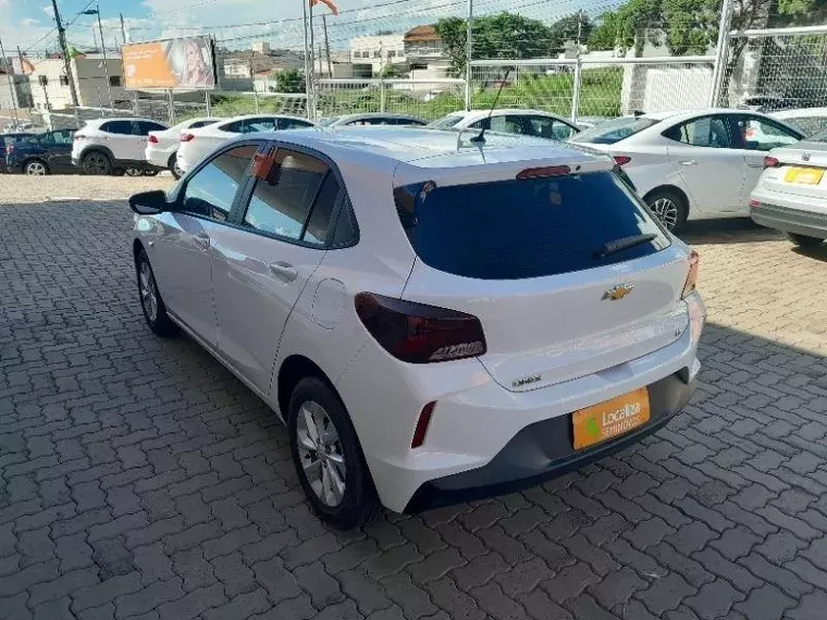 Chevrolet Onix Branco 2