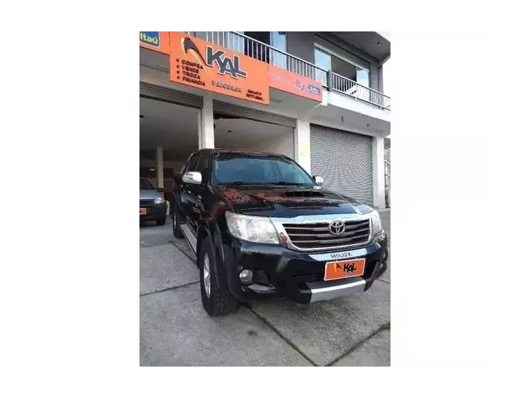 Toyota Hilux Preto 8