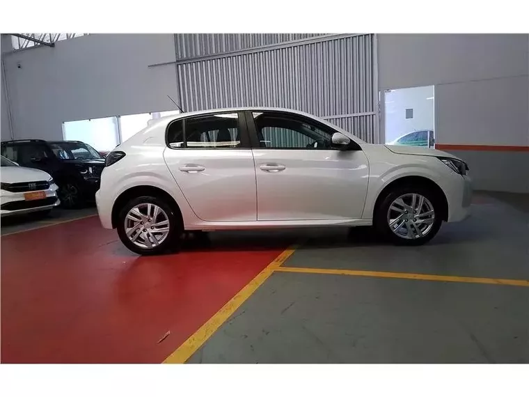 Peugeot 208 Branco 6