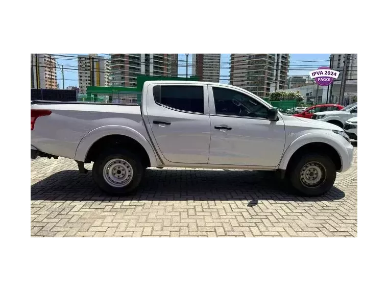 Mitsubishi L200 Branco 1