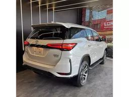 Toyota Hilux SW4