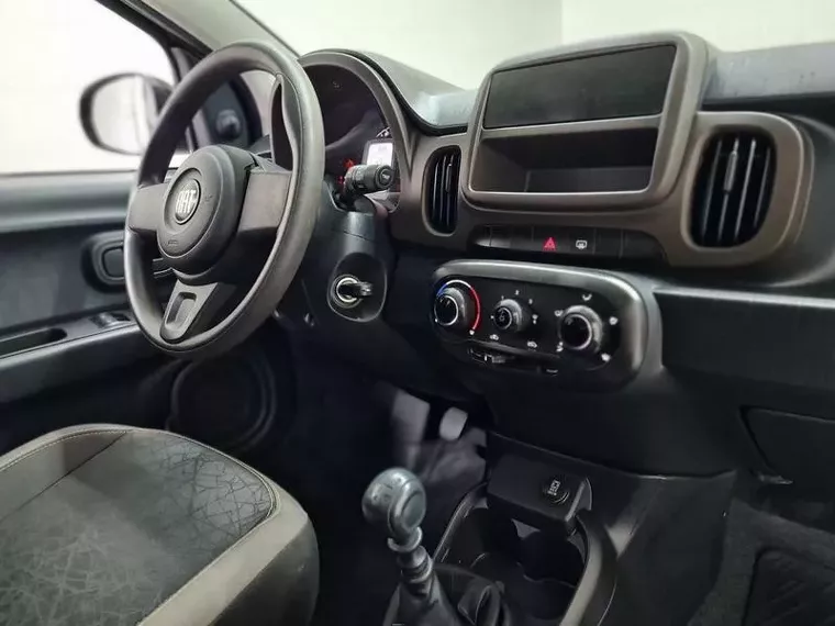 Fiat Mobi Cinza 5