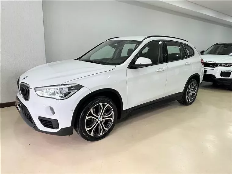 BMW X1 Branco 12