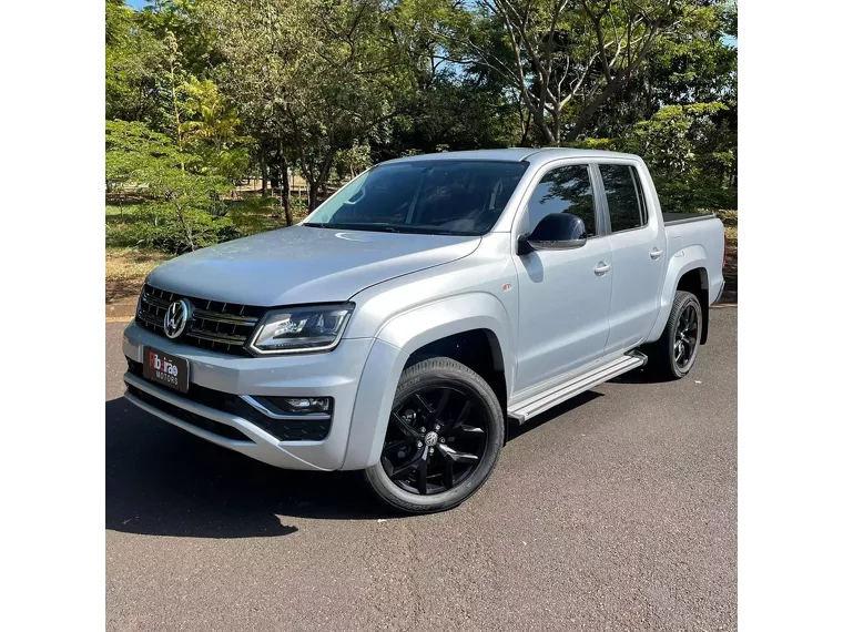 Volkswagen Amarok Prata 4