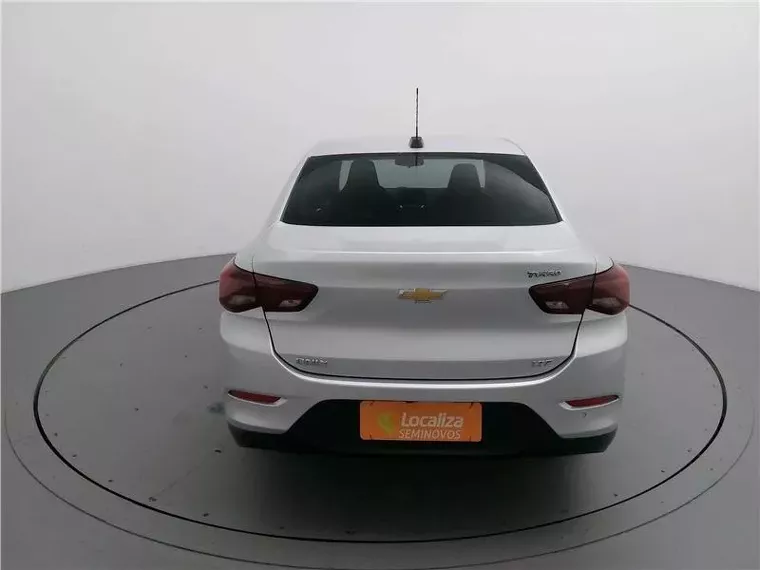 Chevrolet Onix Prata 7