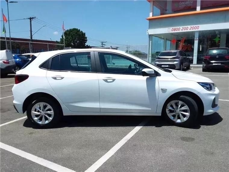 Chevrolet Onix Branco 8