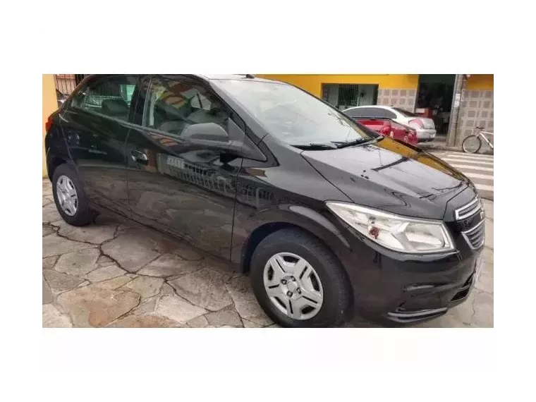 Chevrolet Onix Preto 8