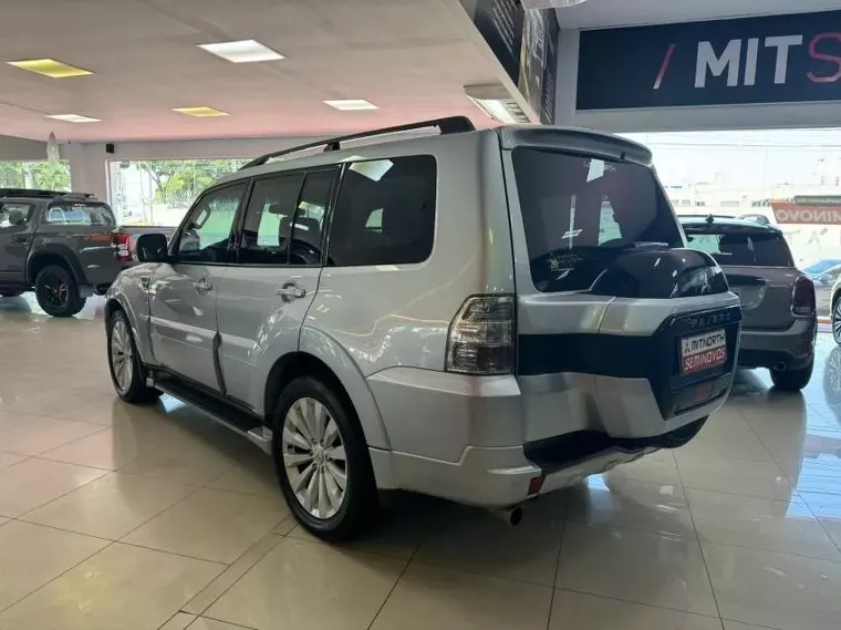 Mitsubishi Pajero Full Prata 10