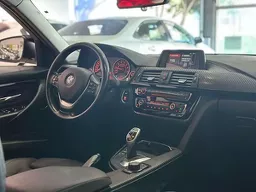 BMW 320i