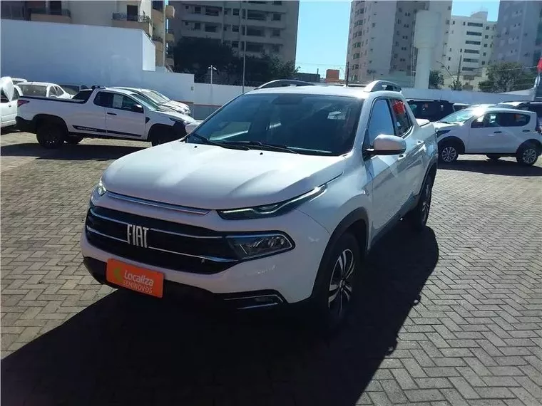 Fiat Toro Branco 2